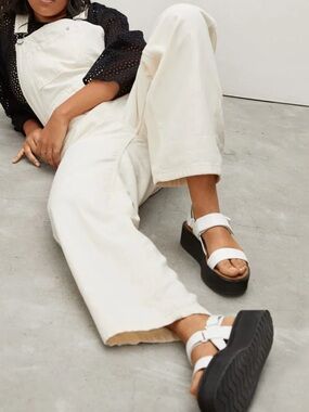 Everlane Cotton Canvas Cream Denim Overalls - Size 2